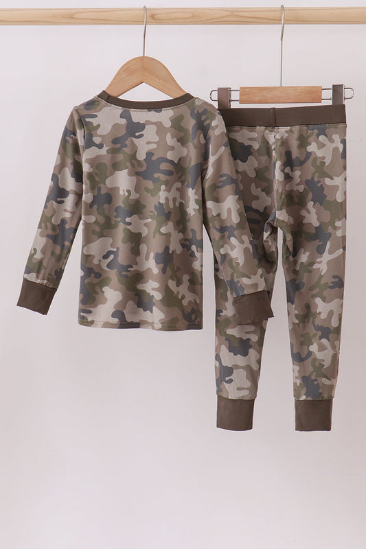 Camo Two-Piece Pajama Set – Long Sleeve & Pants