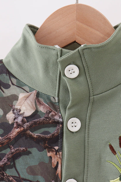 Camouflage Dog Hunting Appliqué Pullover